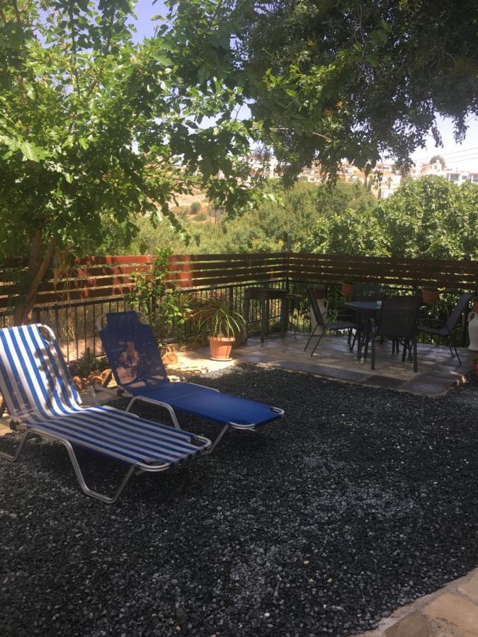 Apartment With Garden Paphos Exterior foto